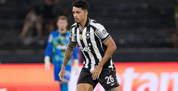 Botafogo mantém Gabriel Silva no banco mesmo com carência na defesa