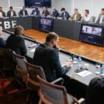 Proposta da CBF para socorrer Série B trava em impasse jurídico e racha clubes da LFU