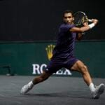 Auger-Aliassime vira sobre Altmaier em Paris e mantém chance de ir ao ATP Finals