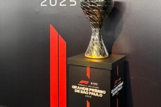 CBF entrega ao Grêmio a taça da Supercopa do Brasil de 1990 após 35 anos