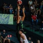 Bauru supera Caxias por 75 a 64 na noite de homenagens a Larry Taylor