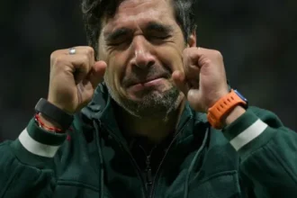 Abel Ferreira chora e festeja após goleada que leva Palmeiras à final da Libertadores