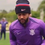 Memphis Depay tenta encerrar jejum de três meses pelo Corinthians diante do Grêmio