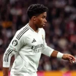 Técnico do Lyon evita comentar negociação por empréstimo de Endrick com o Real Madrid