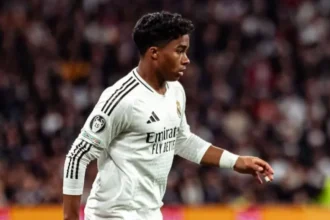 Técnico do Lyon evita comentar negociação por empréstimo de Endrick com o Real Madrid