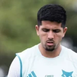 Cruzeiro recusa proposta do Olimpia e mantém zagueiro Gamarra até 2025