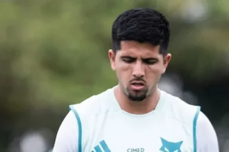 Cruzeiro recusa proposta do Olimpia e mantém zagueiro Gamarra até 2025