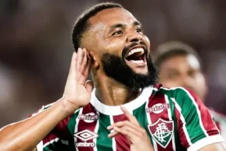 Samuel Xavier chega a 240 partidas e vive temporada artilheira com o Fluminense
