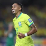 Brasileiro Raphinha é finalista do prêmio de melhor do mundo da Fifa