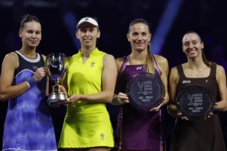 Stefani e Babos perdem na decisão e ficam com o vice no WTA Finals