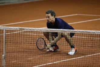 Bruno Soares retorna às quadras para enfrentar lendas do tênis
