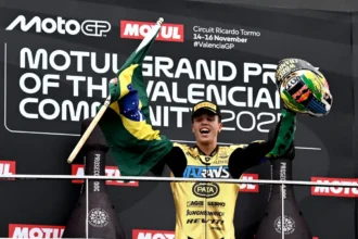 Diogo Moreira conquista Campeonato Mundial de Moto2