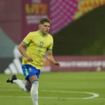 Brasil marca no último minuto e garante vaga na semi do Mundial Sub-17