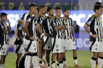 Lanús supera Atlético-MG nos pênaltis e é bicampeão da Sul-Americana