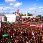 Flamengo embarca para final da Libertadores com festa da torcida