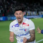 Bareiro marca, Fortaleza vence Bragantino e respira no Brasileirão