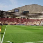 Ônibus atrasa e final da Libertadores começará às 18h15 (de Brasília)