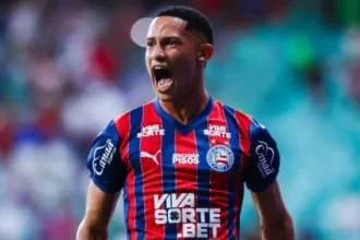 Tiago ganha força e deve iniciar partida do Bahia contra o Bragantino