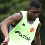 Rayan volta e reforça o Vasco para enfrentar o São Paulo em São Januário