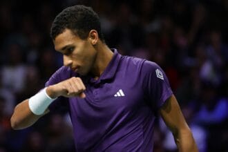 Auger-Aliassime supera Bublik, avança à final em Paris e se aproxima do ATP Finals