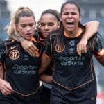 Corinthians derrota São Paulo e dispara na ponta do Paulistão Feminino