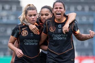 Corinthians derrota São Paulo e dispara na ponta do Paulistão Feminino