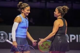 Italianas vencem na estreia e lideram Grupo Martina Navratilova no WTA Finals