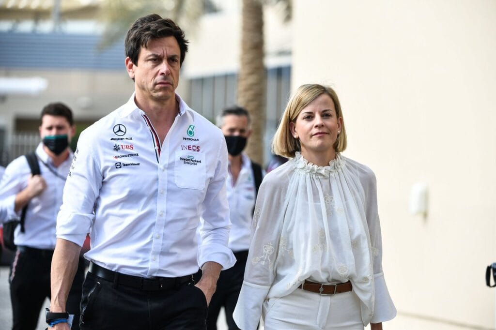 Toto Wolff revive polêmica de Abu Dhabi 2021 e alerta para risco de “lunático” comprometer recorde histórico