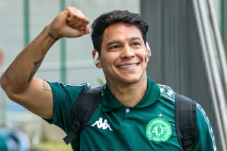 Meia da Chapecoense provoca Remo e cita Paysandu após empate na Série B
