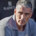 Após dez partidas, Vojvoda iguala pontuação dos antecessores no Santos