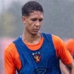 Botafogo avança para comprar Riquelme Felipe, zagueiro de 18 anos do Sport