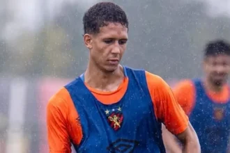 Botafogo avança para comprar Riquelme Felipe, zagueiro de 18 anos do Sport