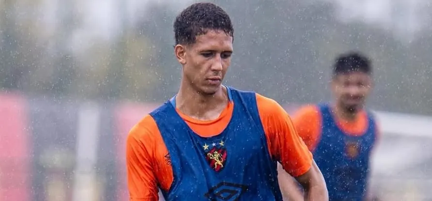Botafogo avança para comprar Riquelme Felipe, zagueiro de 18 anos do Sport