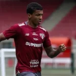 São Paulo vence o Vasco, encurta distância para o G-7 e já pensa no Flamengo