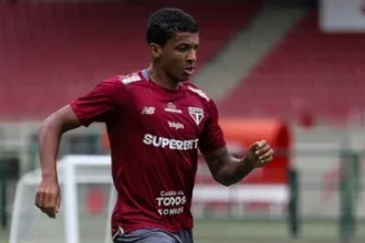 São Paulo vence o Vasco, encurta distância para o G-7 e já pensa no Flamengo