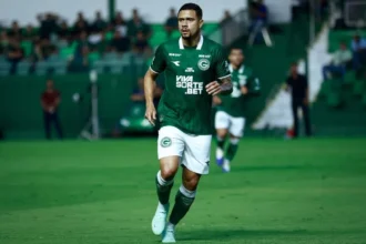 Wellington Rato rompe ligamento do joelho e está fora da temporada