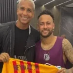 Deyverson sai da Vila com dois presentes de Neymar após Santos x Fortaleza