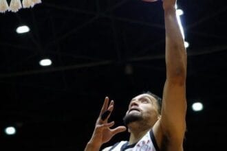 Corinthians domina início, segura Botafogo e vence por 90 a 75 no NBB