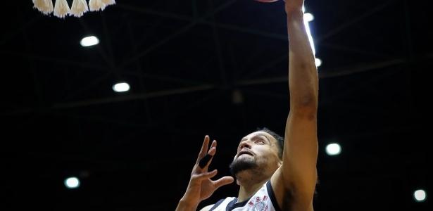 Corinthians domina início, segura Botafogo e vence por 90 a 75 no NBB