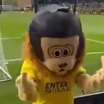 Mascote alcoolizado é retirado de campo antes de goleada sofrida pelo St. Albans na Copa da Inglaterra
