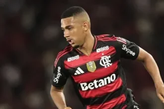 Assistência de Samuel Lino encerra jejum e sustenta liderança provisória do Flamengo