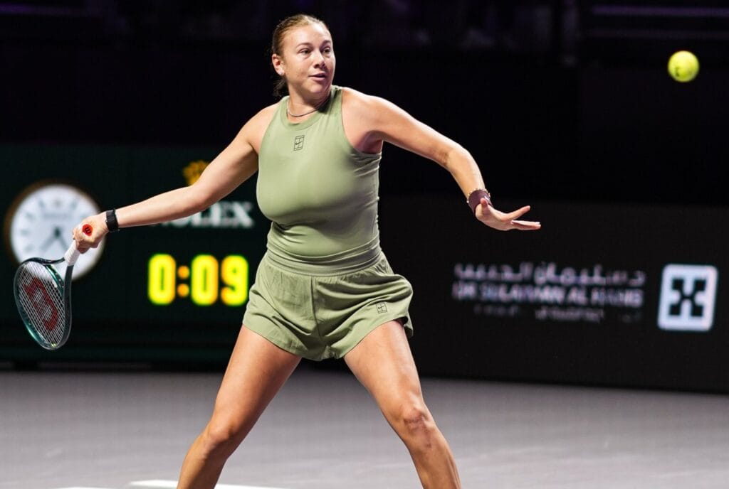 Anisimova vira sobre Keys em Riad e jogará vaga na semifinal com Swiatek