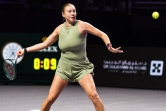 Anisimova vira sobre Keys em Riad e jogará vaga na semifinal com Swiatek