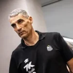 Vojvoda tem só duas vitórias pelo Santos, ambas em clássicos contra rivais paulistas