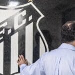 Hugo Souza questiona condições da Vila Belmiro antes de estreia corintiana no Brasileirão
