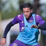 Taubaté oficializa lateral Mika para a disputa da Série A2 de 2026