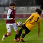 Taubaté acerta contratação de Bernardo Rosa, meia formado no Flamengo e ex-West Ham
