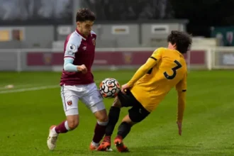 Taubaté acerta contratação de Bernardo Rosa, meia formado no Flamengo e ex-West Ham