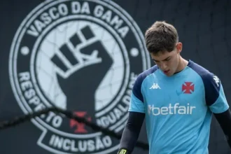 Goleiro Thiago Parente aciona Santos na Justiça e pede R$ 227 mil por acordo desfeito