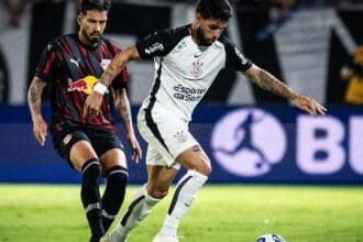 Corinthians perde para o Bragantino, segue em 10º e vê distância para o G6 aumentar